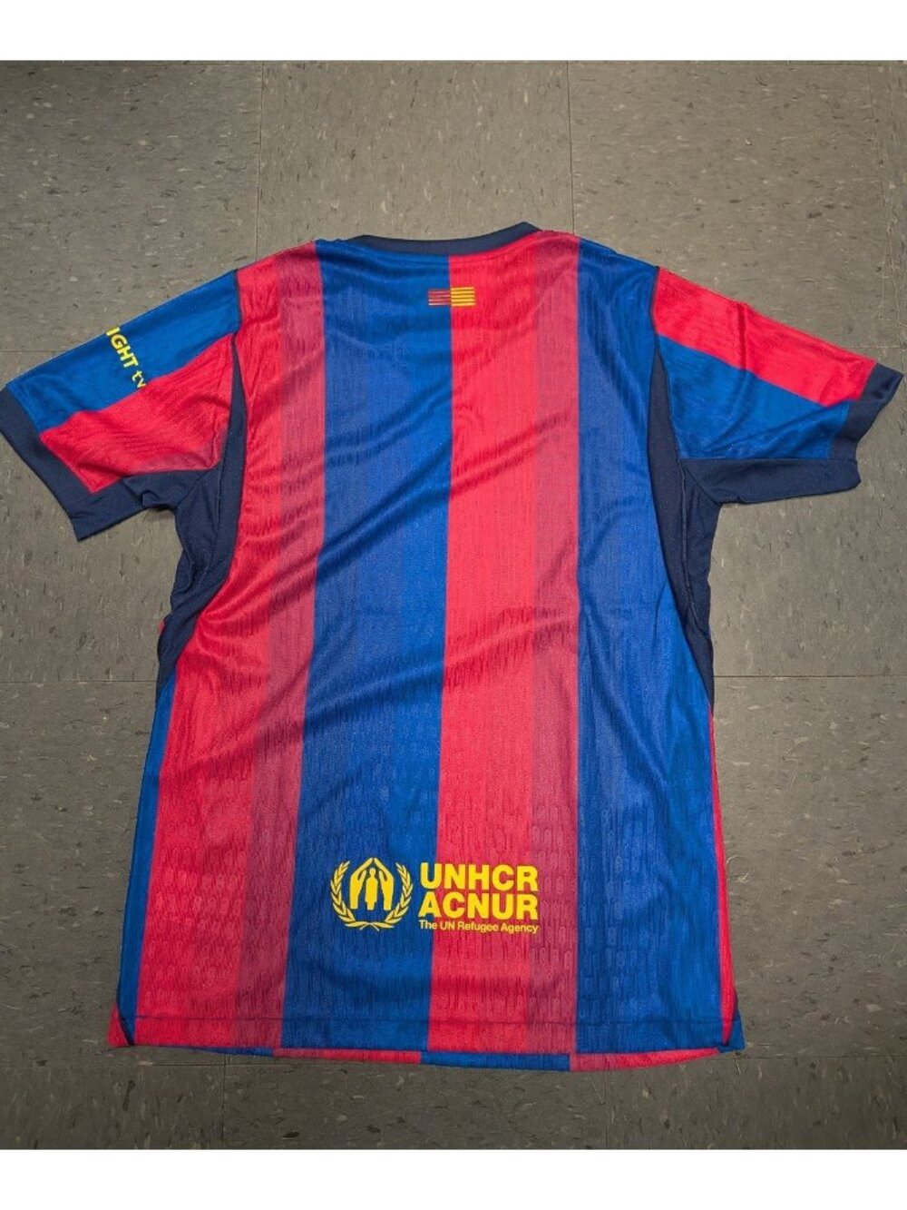 New 25/26 Barcelona Home Jersey Large - Picture 7 of 7